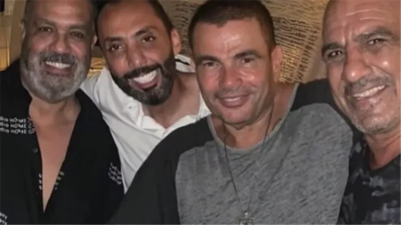 شاهد.. محمد لطفى برفقة الهضبة عمرو دياب وجمال العدل فى أحدث ظهور