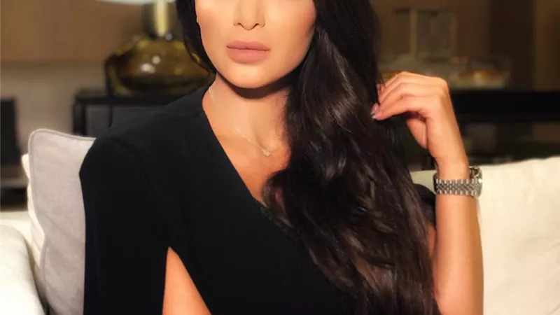 الموت يفجع النجمة دينا حايك
