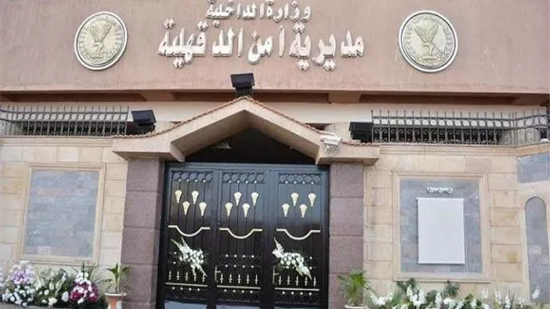 التوصل لصاحبة لانش إلقاء مخلفات بالنيل بالمنصورة