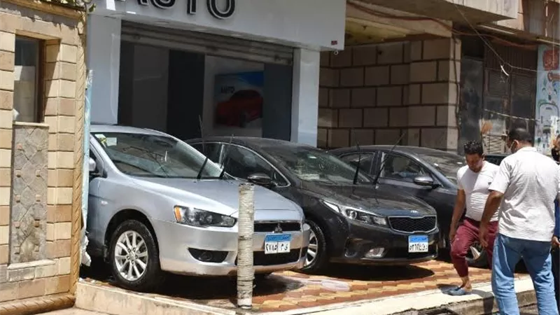 10 آلاف جنيه غرامة رش الشارع بالمياه بالشرقية