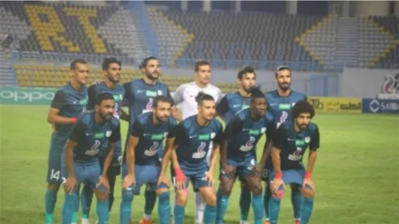 لمحاربة كورونا.. إنبى يصل ستاد القاهرة فى حافلتين لمواجهة الزمالك بالدورى