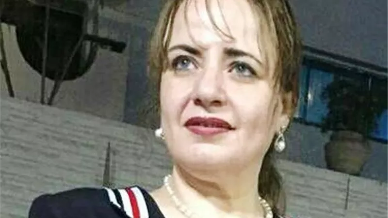 الخروج من الشرنقة