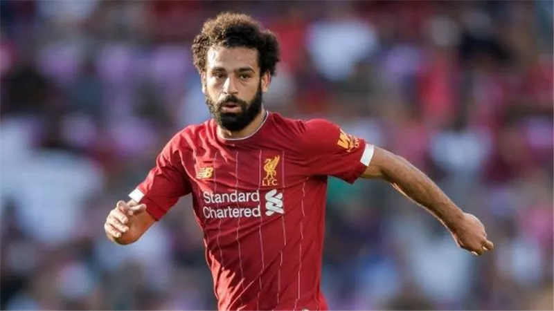محمد صلاح يداعب 