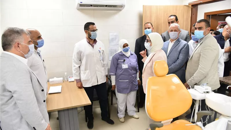 وزيرة الصحة: وحدة طب أسرة قرية المريس من أكثر الوحدات الصحية تسجيلا للمواطنين بمنظومة التأمين الصحى الجديد بالأقصر