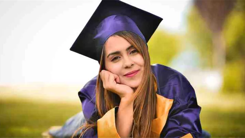 التايمز: أكاديميون يحذرون من إطلاق الجامعات لموجة كورونا الثانية