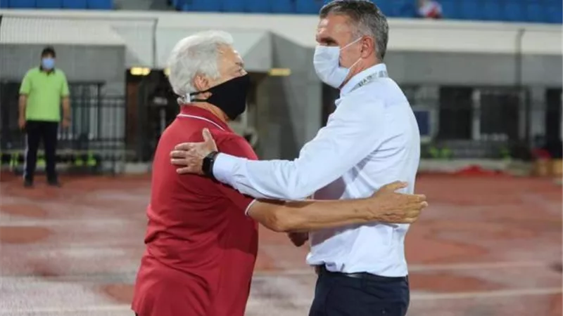 او رد من حلمى طولان على الزمالك بشأن ارتداء تيشيرت احمر فى مباراة انبى