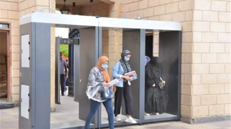 طلاب الثانوية دور ثان يؤدون امتحان الجيولوجيا وعلم النفس