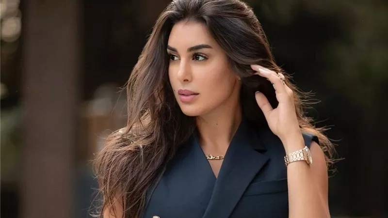 ياسمين صبرى تتصدر تويتر بعد سيارتها رولز رويس