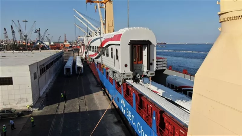 وزير النقل يعلن وصول 22عربة سكة حديد جديدة الى ميناء الاسكندرية