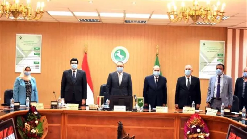 مجلس تنفيذى الشرقية يبدأ جلسته بالوقوف دقيقة حداد على أرواح شهداء الوطن