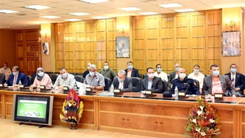 محافظ الشرقية :احالة المقصرين فى تحصيل مستحقات الدولة للنيابة العامة