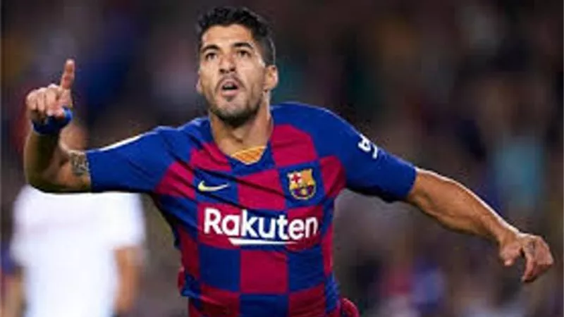 سواريز يقترب من اللعب بجوار رونالدو