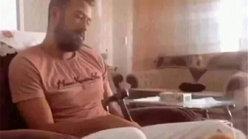 مين الكائن اللى بيصوره 24 ساعة.. هجوم شرس على اليوتيوبر عمرو راضى رغم مرضه