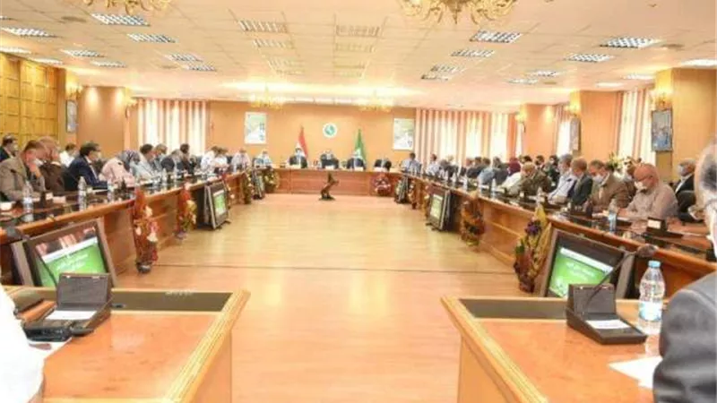 لجنة للإشراف على إقامة ميادين للتأكد من مراعاة الإشتراطات الفنية بالشرقية