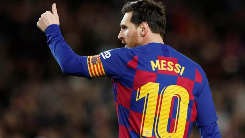 مشجعو فريق متواضع يطلقون حملة لجمع 900 مليون يورو لشراء ميسي