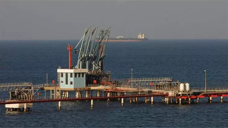 الإمارات تضخ 2.693 مليون برميل يوميا من النفط خلال أغسطس متجاوزة اتفاق أوبك+