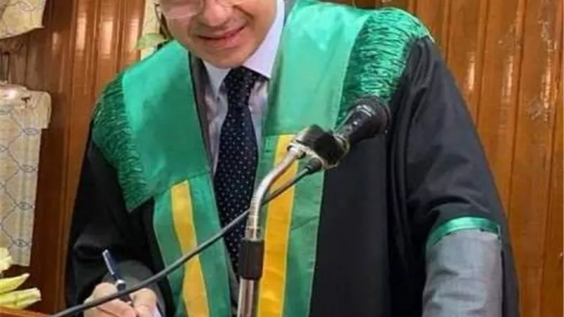 مبروك الدكتوراه للمستشار طارق أبو زيد