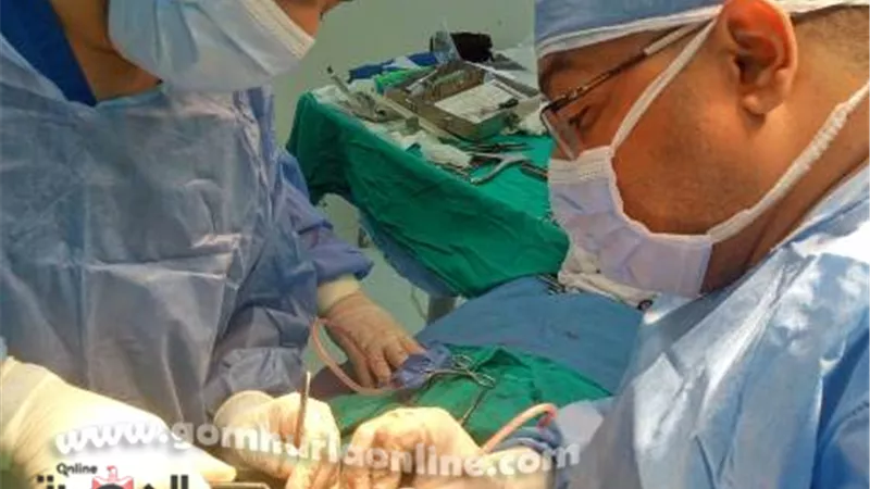 إجراء جراحة متقدمة للوجة والفكين بالقنايات وإستئصال ورم بالبطن بمشتول السوق