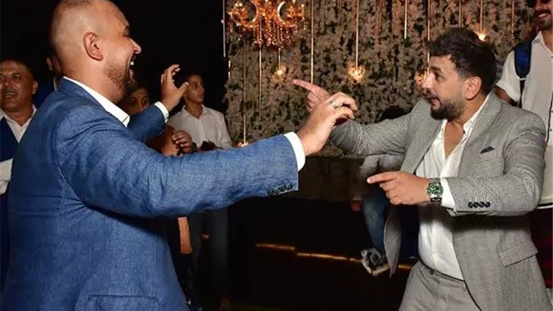 مصطفى خاطر يرقص فى زفاف شقيقته.. فيديو
