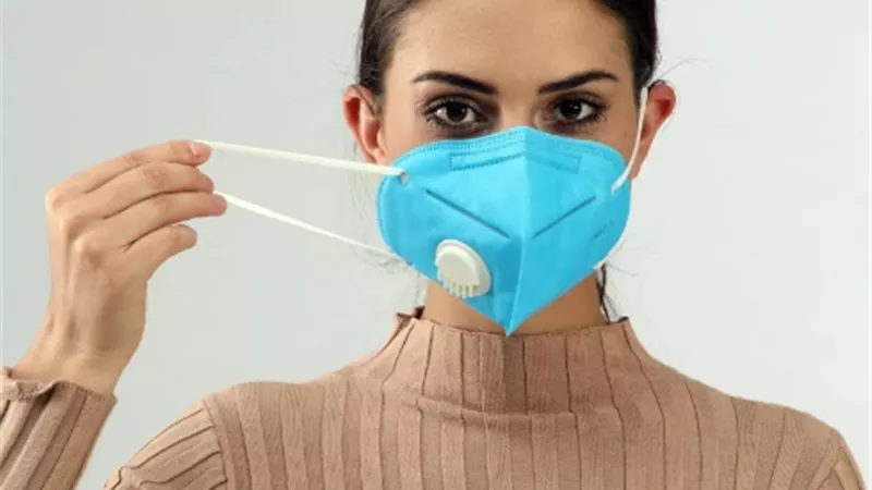 هذه الكمامة عديمة الفائدة في مواجهة كورونا.. تعرف على التفاصيل