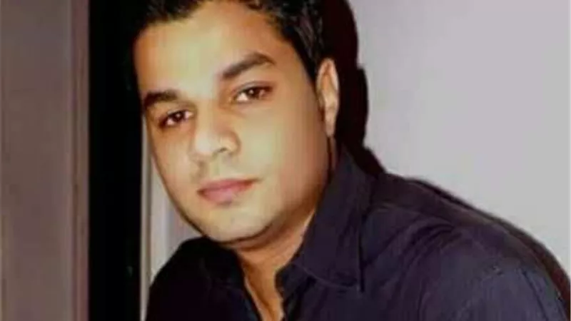 الكاتب الصحفى محمد الهاوى يكشف أزمات صناعة السينما عبر