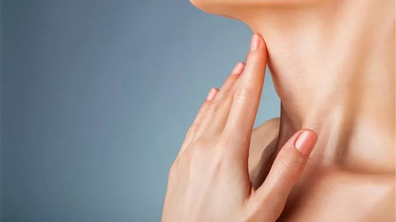 طرق طبيعية للتخلص من سواد الرقبة