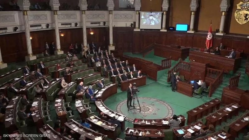 البرلمان التونسي يمنح الثقة لحكومة المشيشي