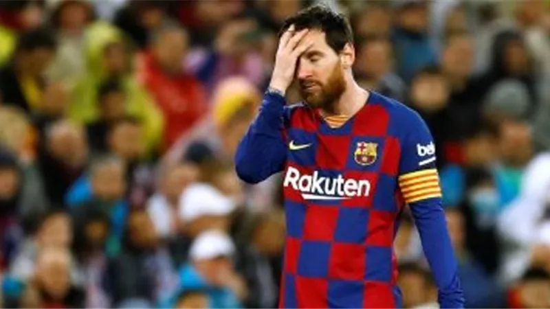 بات معرضا للعقوبات.. غياب ميسي عن تدريبات برشلونة لليوم الثاني