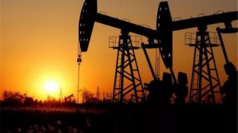 النفط يهبط بسبب زيادة الطلب في امريكا على البنزين