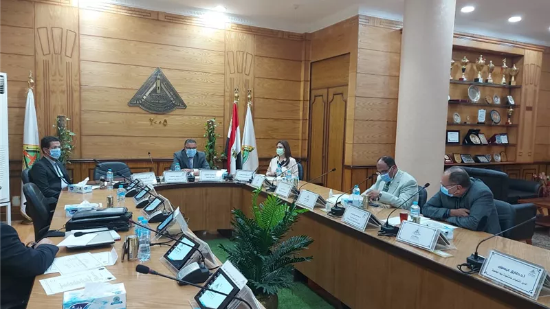 السعيد يشيد بدور وحدة الأزمات والكوارث بجامعة بنها