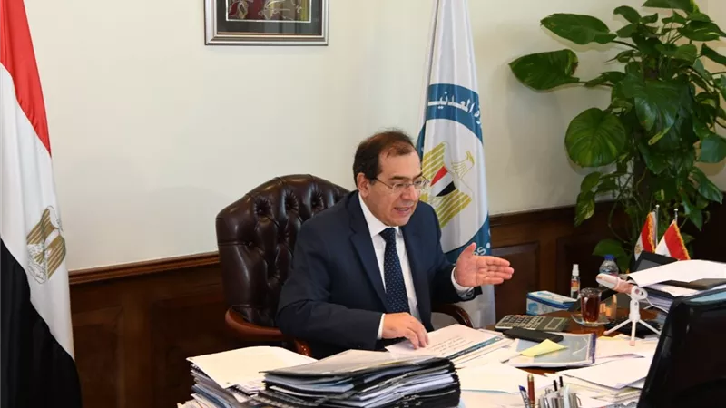 وزير البترول يشدد على أهمية العمل المستمر لزيادة معدل إنتاج حقول جابكو