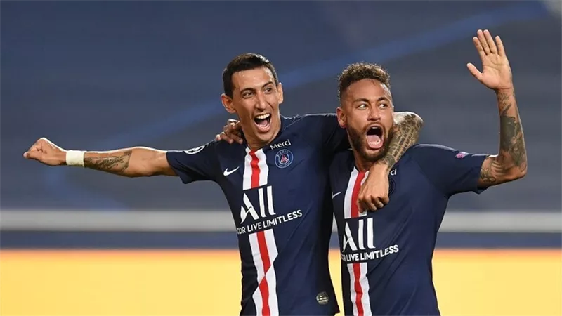 نيمار يشعل غضب مسؤولي باريس بعد عطلة صاخبة أصابته بكورونا