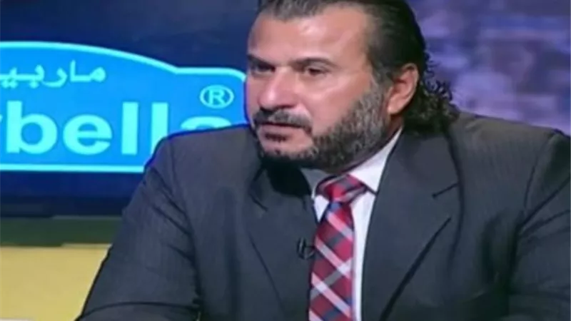 نجم الأهلي السابق يطالب برحيل 