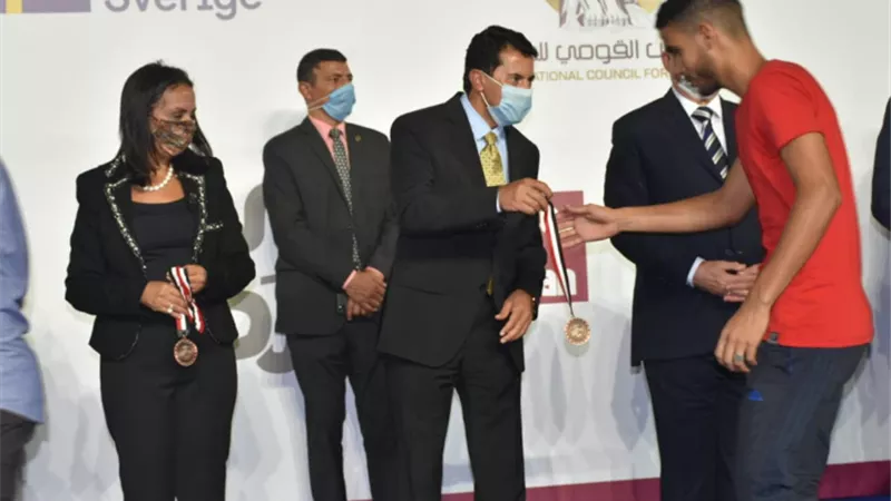 وزير الرياضة ورئيس القومي للمرأة يشهدان ختام دوري كرة القدم 