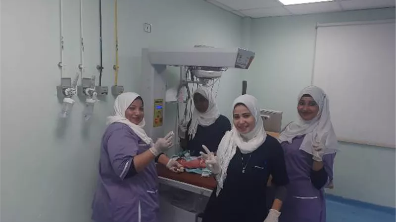 سيدة تنجب 4 توائم بمستشفى الأقصر العام