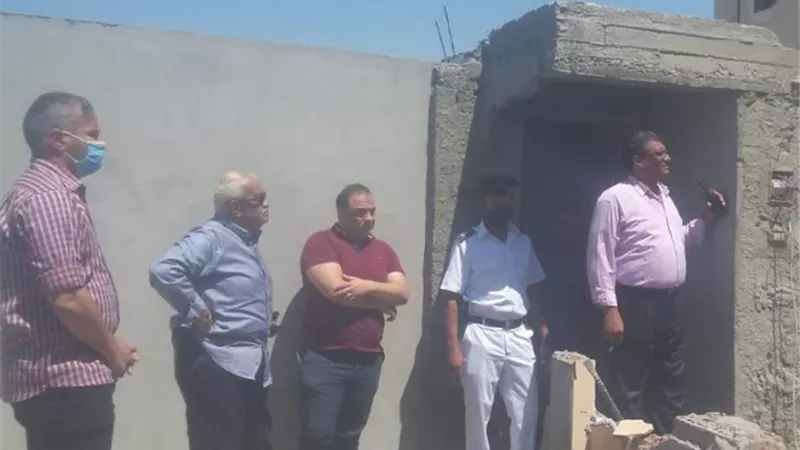 محافظ أسيوط: تنفيذ 10 قرارات إزالة لأدوار مخالفة بحي شرق