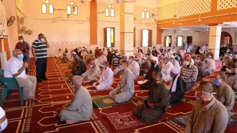 محافظ الوادى الجديد يوجه بدعم مشروعات الشباب وتنظيم مقر لقوافل مركز بلاط..صور