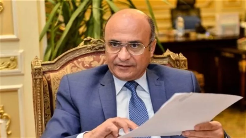 وزير العدل: نقل 950 موثِّقًا حاصلا على ليسانس الحقوق من كل أجهزة الدولة إلى الشهر العقاري