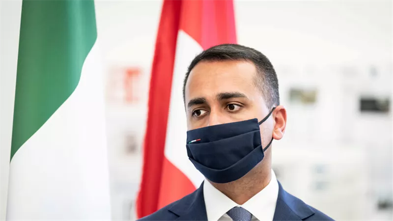 وزير الخارجية الإيطالي يتعهد بإعادة اللاجئين التونسيين إلى بلادهم