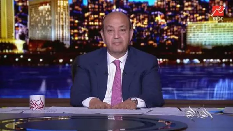 أديب ينتقد تعاملات المصطافين على الشواطئ ...ويشير الى أن كورونا المصرى مختلف