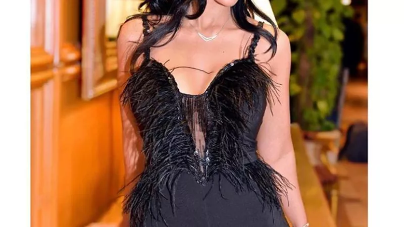 بالأسود .. مروة الأزلى تخطف الأنظار بإطلالة جذابة