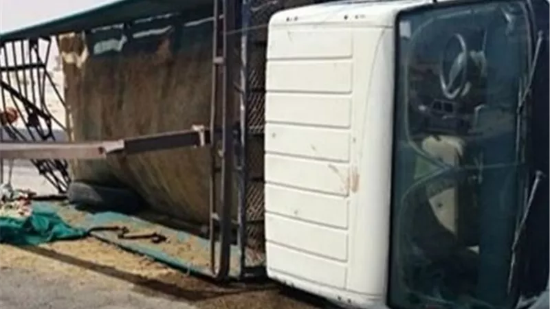 حادث مروع بطريق البحيرة الصحراوى يسفر عن اصابة 17 عاملاً