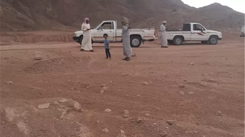 بالصور.. سقوط سيول بالمناطق الجبلية فى الكيلو 85 طريق 