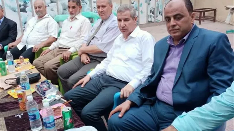 محمد رمضان يكرم مدير التعليم الاعدادى بشرق الزقازيق ويؤكد أهمية العمل بروح الفريق الواحد