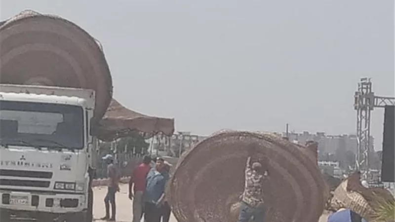 ازالة التعديات علي الممشي السياحي ببحيرة التمساح بالاسماعيلية
