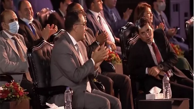 رئيس الوزراء يصل مقر حفل قرعة بطولة كأس العالم لكرة اليد ويستقبله وزير الرياضة