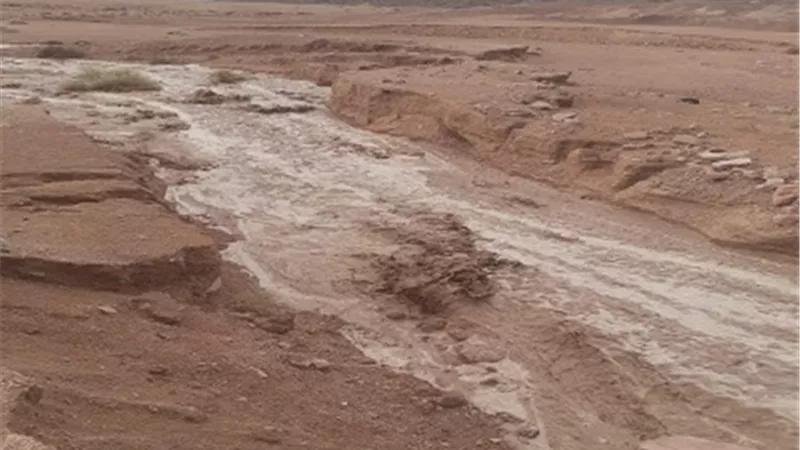 امطار غزيرة على طرق القصير وسفاجا و قنا و مرسى علم