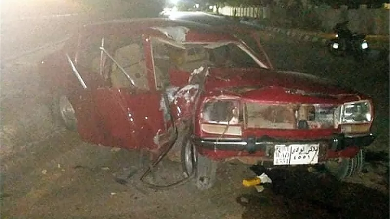 إصابة 3 أشخاص فى تصادم سيارة ملاكى بعمود انارة بالوادى الجديد