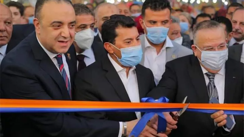 صبحي يشكر ابوزيد بعد انجاز مجمع حمام السباحة