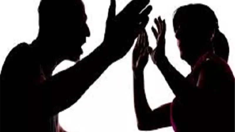 تحملت عذاب لا يطيقه بشر.. أب يطلب حرمان طليقته من حضانة أطفاله والسبب صادم